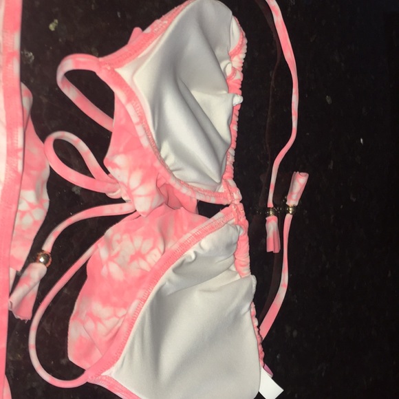 Victoria Secret Bikini - Picture 3 of 3